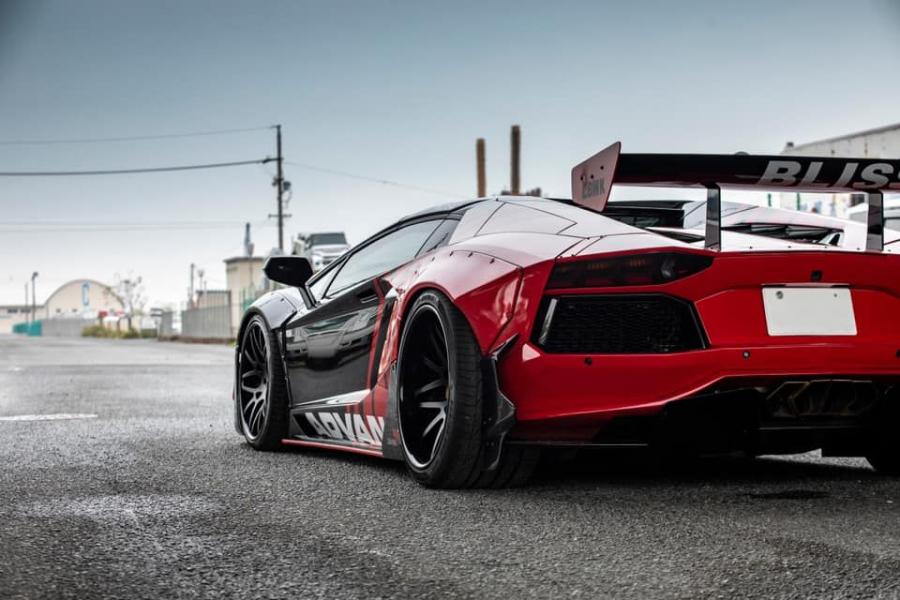 Детали экстерьера Lamborghini Aventador S by Liberty Walk 2019 года  (фото 3 из 6)